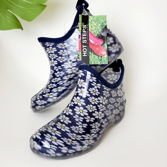 Hot Steps Shoes - NWT Garden Rain Boots Daisy Print